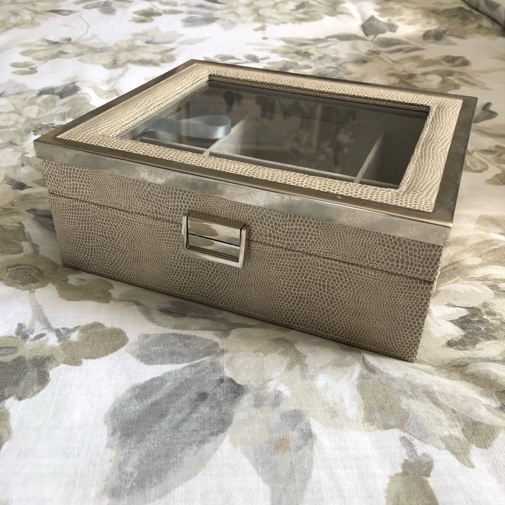 Textured Watch/Jewelry Case